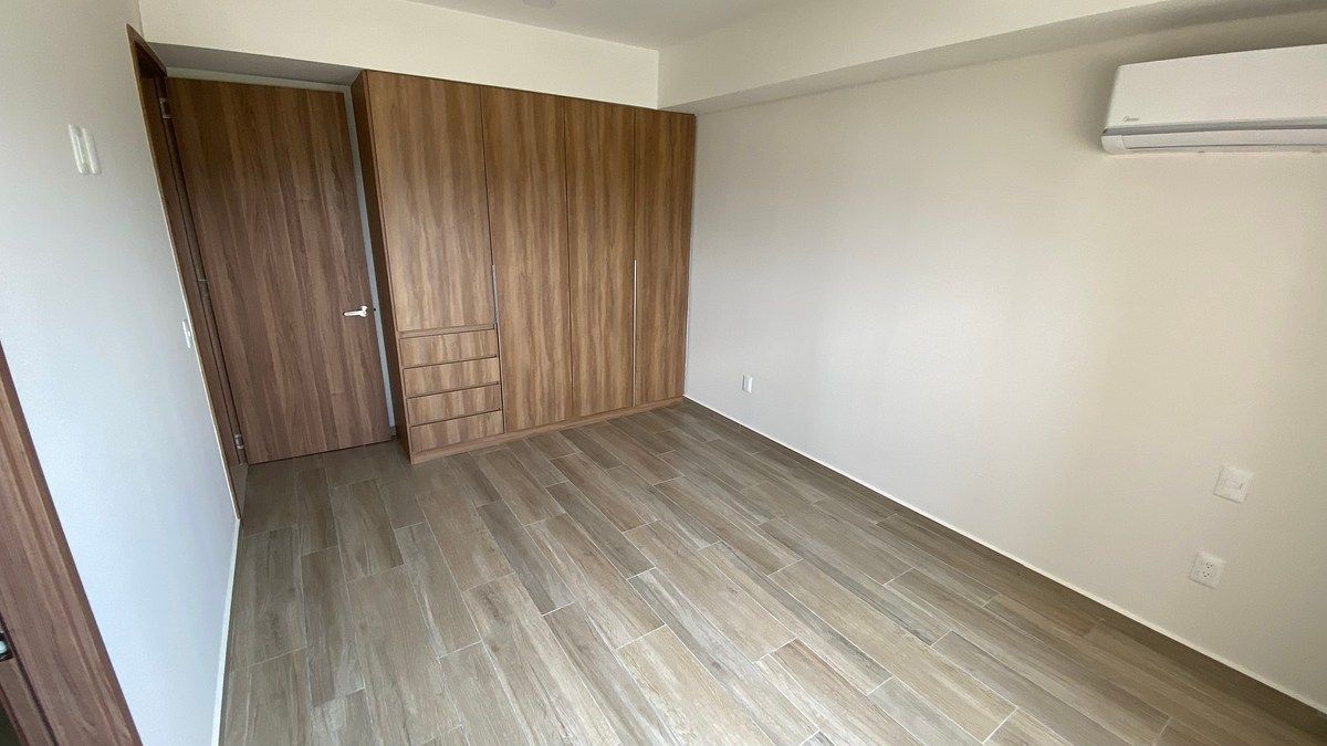 Recámara principal, photo 10 of 19