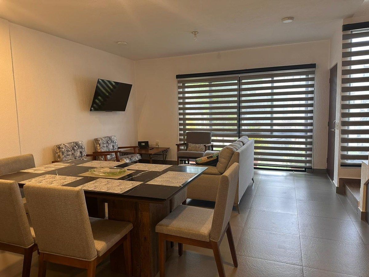 Casa con Paneles en Renta en Vilanova Residencial, foto 1 de 23