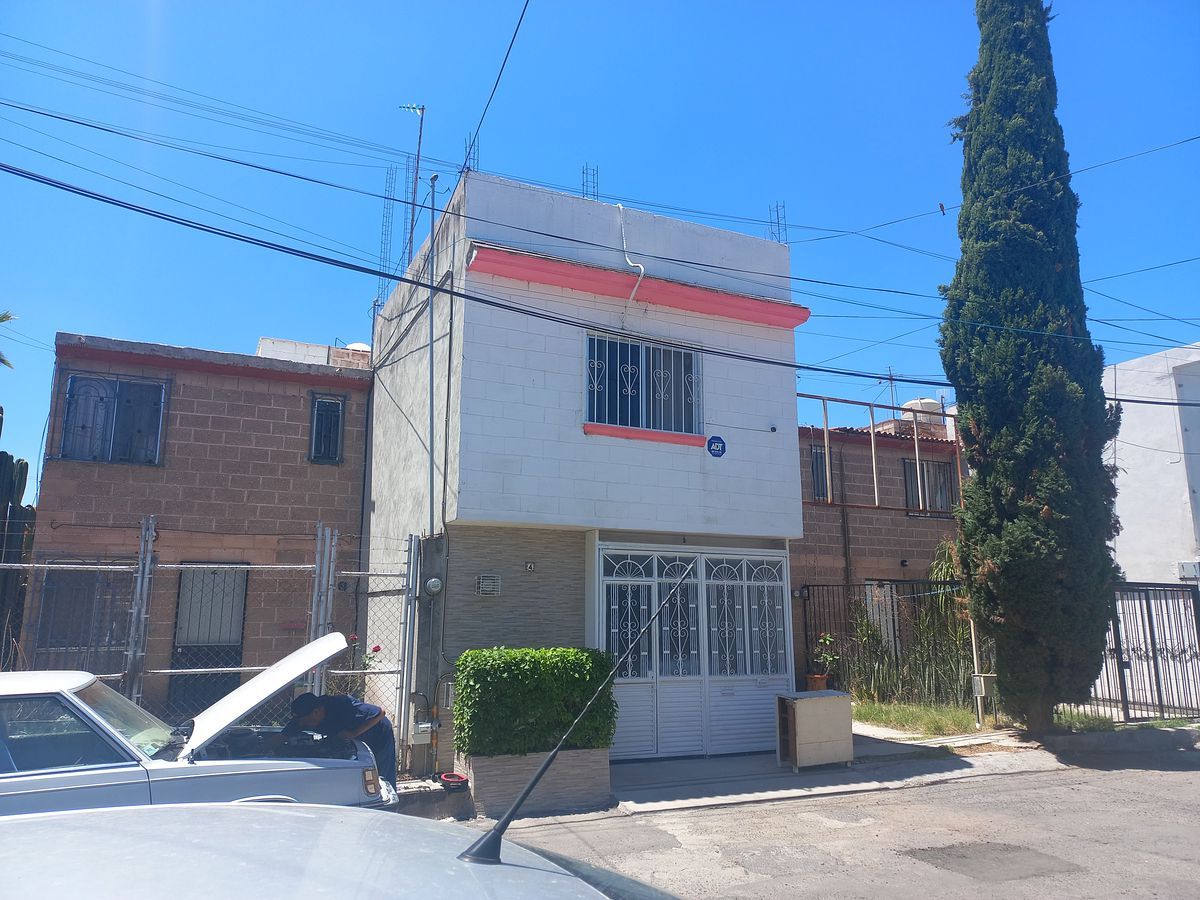 House in La Huerta, Querétaro, photo 2 of 32