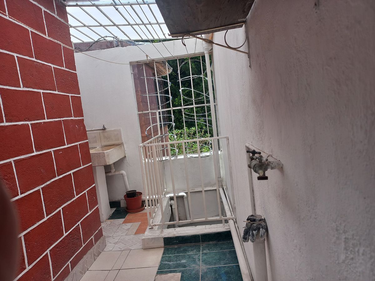 House in La Huerta, Querétaro, photo 16 of 32