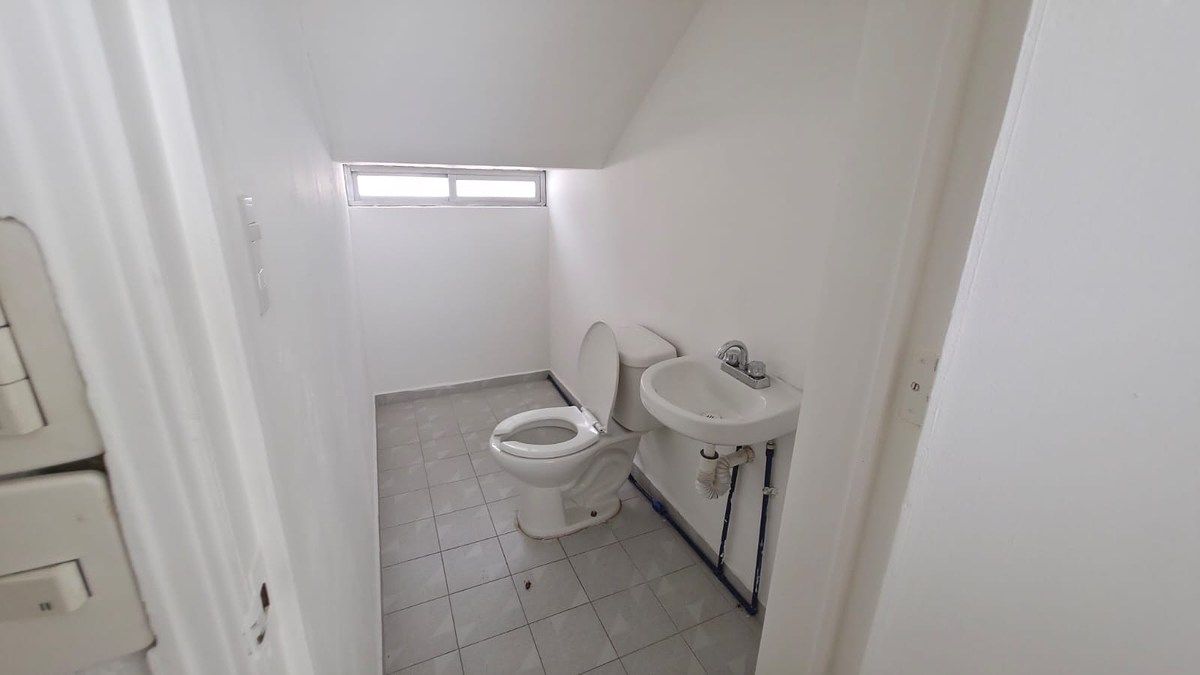 House with Commercial Use in Santa Cruz del Monte, Naucalpan de Juárez, photo 15 of 25