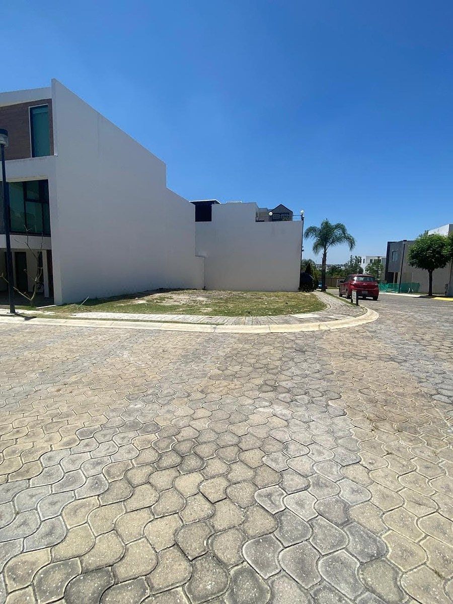 Corner lot in Parque Campeche, Lomas de Angelópolis III, photo 1 of 6