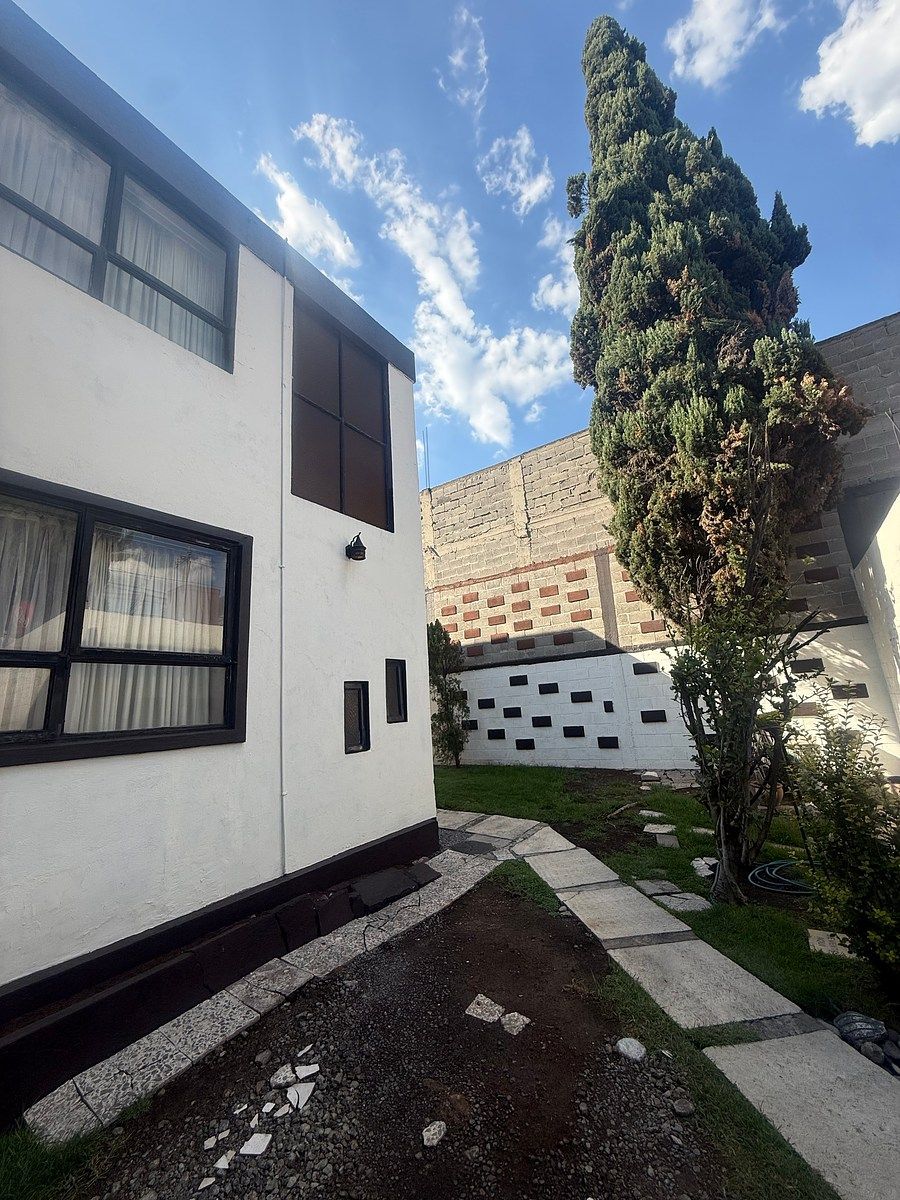 Sale House to Remodel in Viveros de La Loma Tlalnepantla de Baz !!, photo 1 of 16