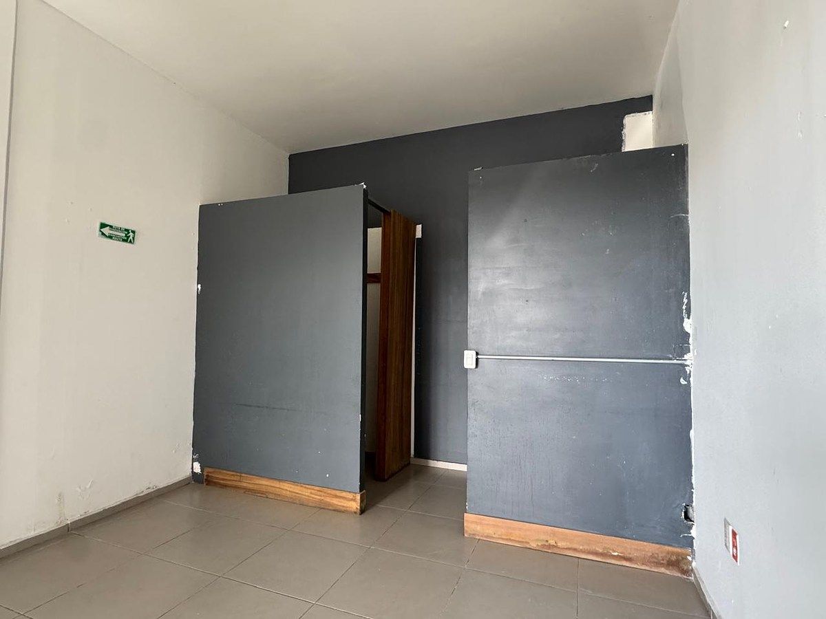Local en centro comercial en Residencial Amaranto, Zapopan, foto 8 de 11