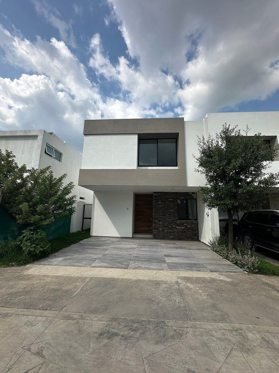 House for RENT in Parques Vallarta, photo 1 of 36