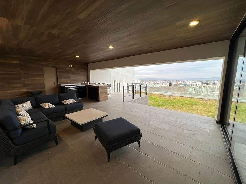 Casa en renta en Club de Golf amueblada, foto 1 de 23