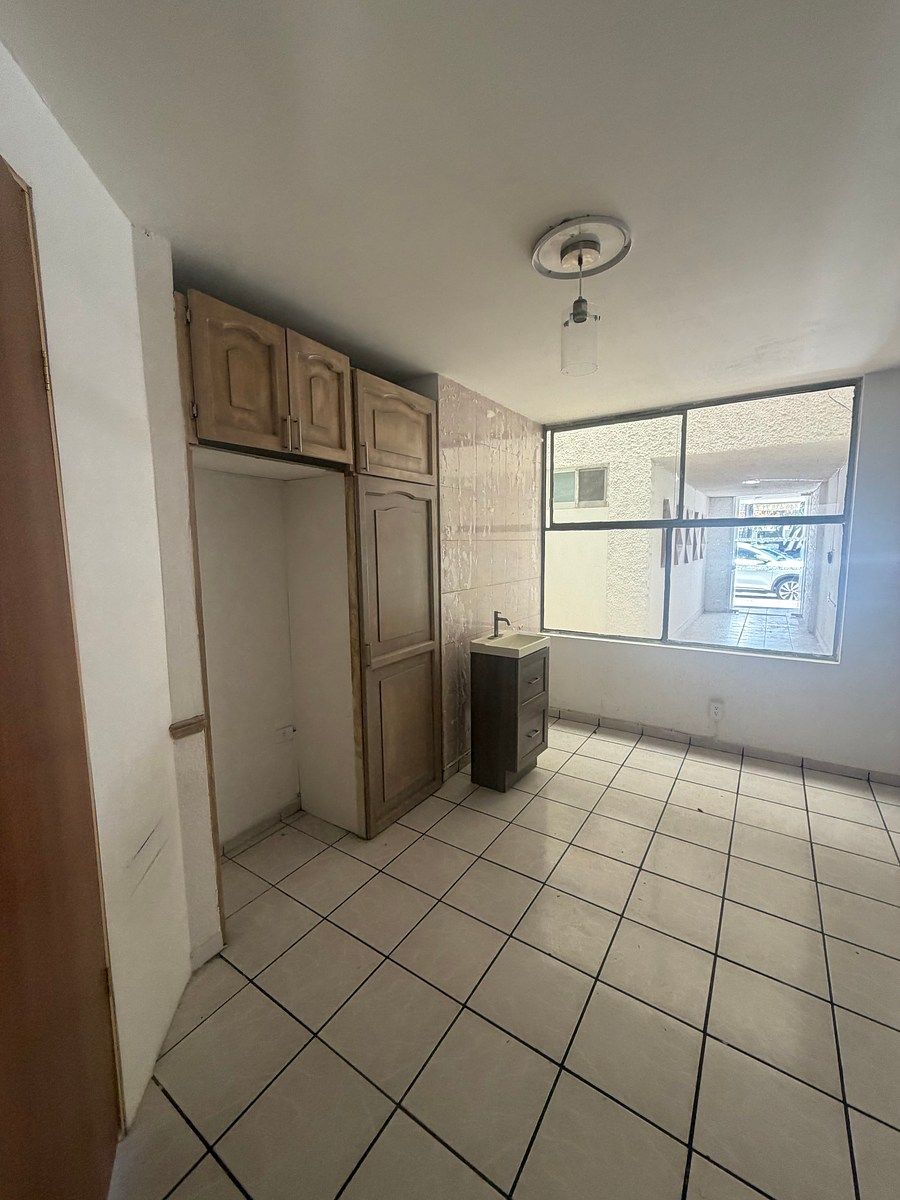 OFFICE FOR RENT NEAR COLOSIO, photo 1 of 3