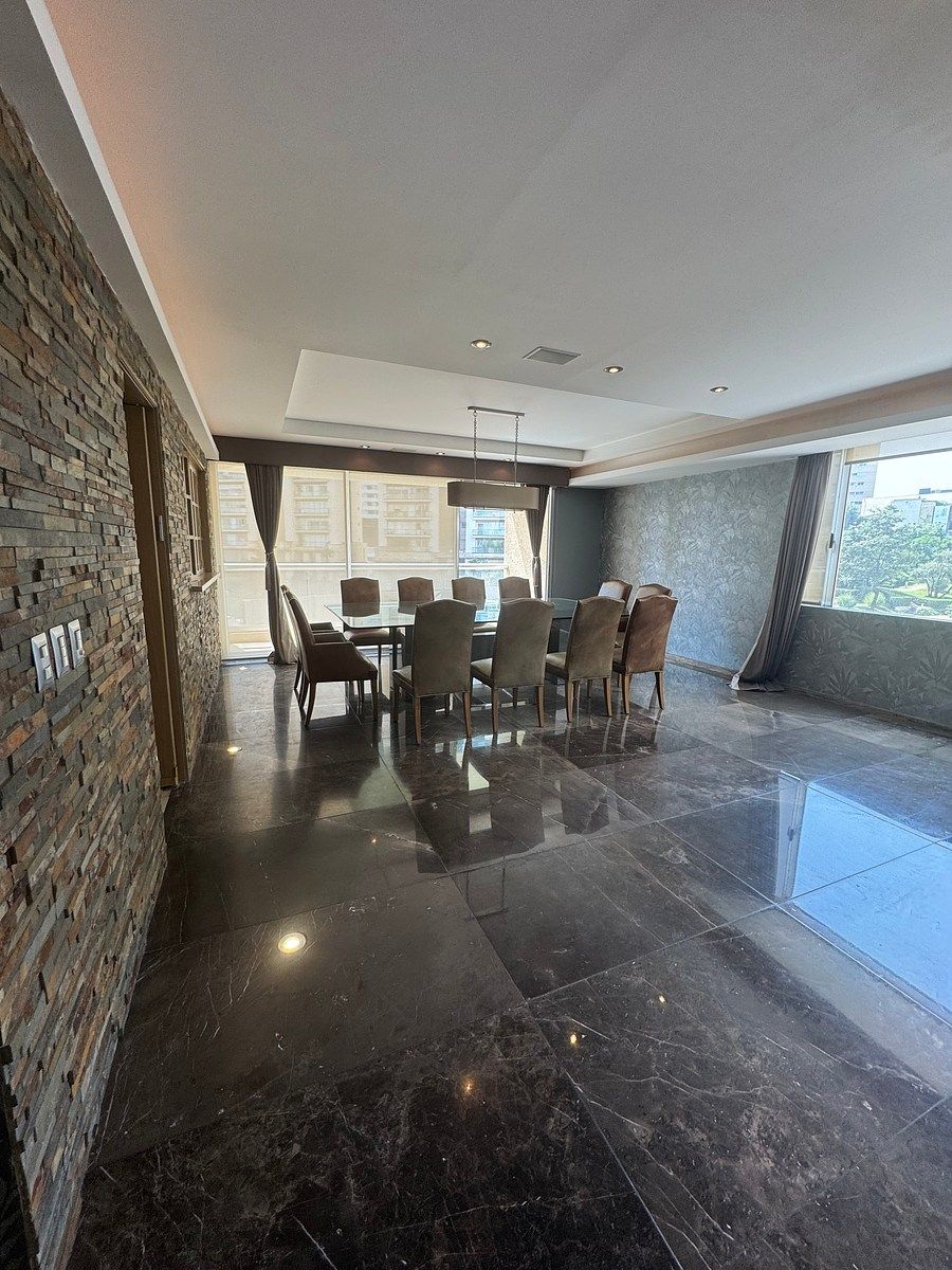 Hermoso departamento en venta con balcones, photo 1 of 9
