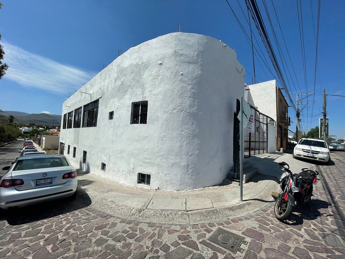 Building in La Lejona, San Miguel de Allende, photo 2 of 30