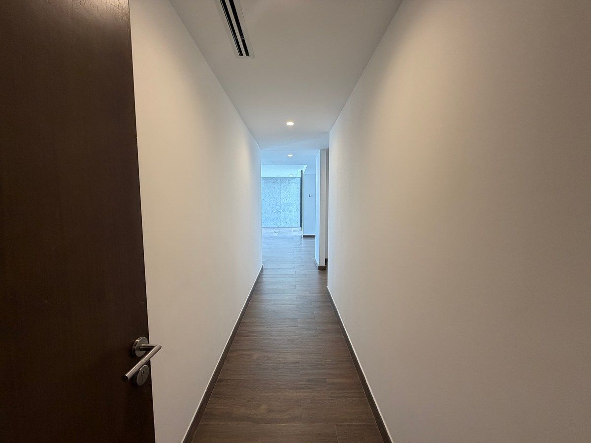 Apartment in Zona Loma Larga Oriente, San Pedro Garza García, photo 2 of 27