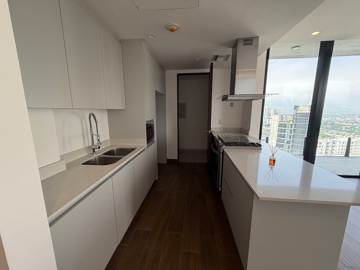 Apartment in Zona Loma Larga Oriente, San Pedro Garza García, photo 3 of 27