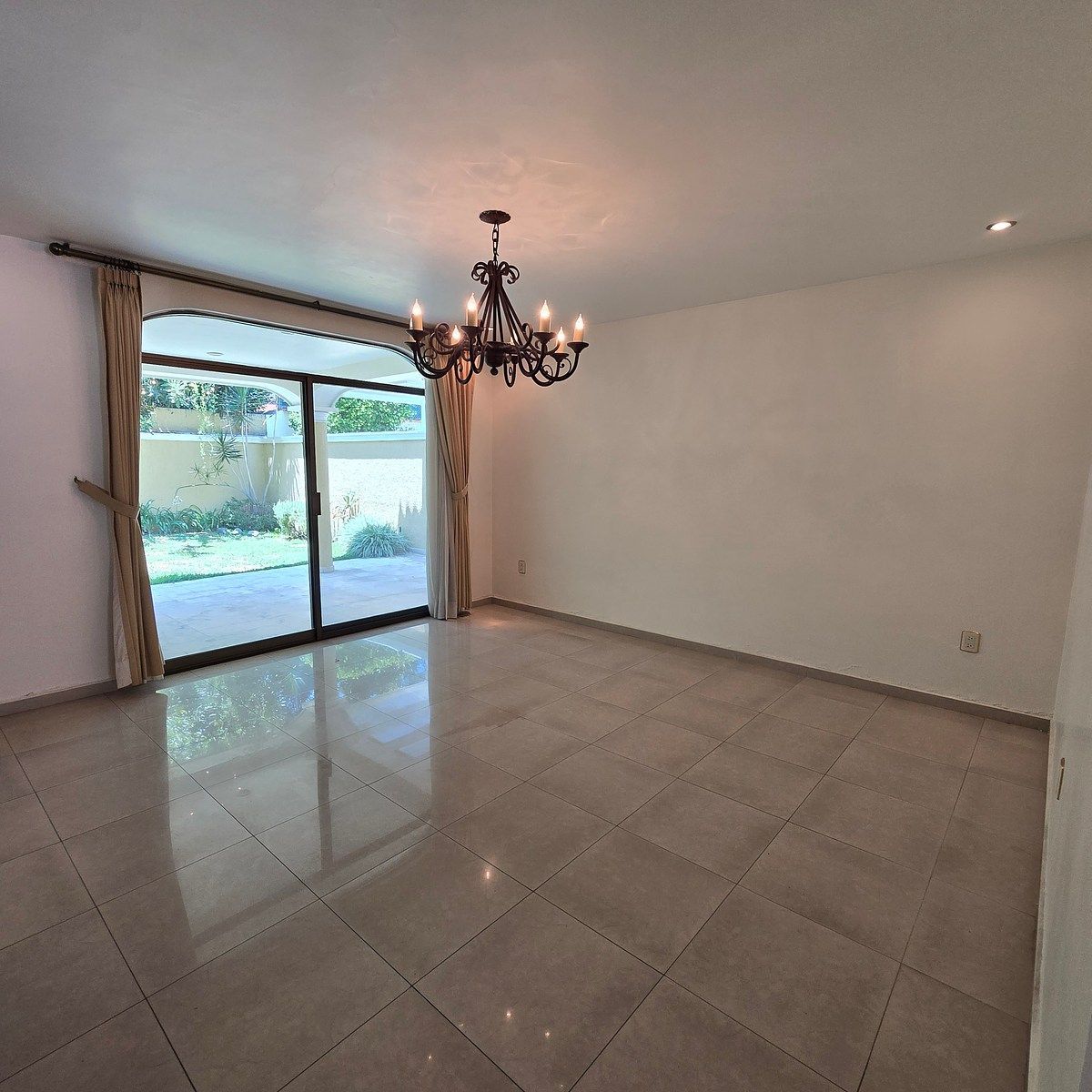 Casa em Valle Real, Zapopan, foto 5 de 16