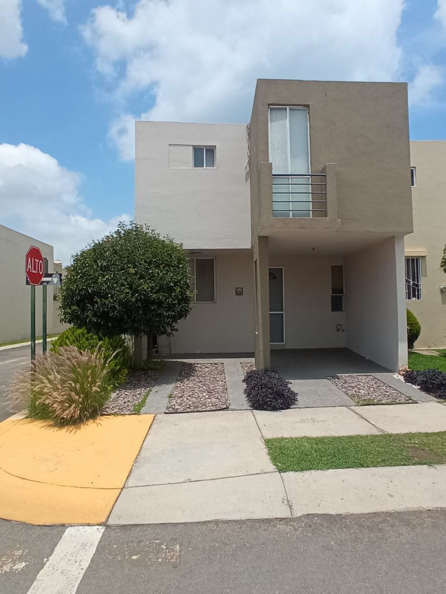 Casa en Renta, Fraccionamiento Palermo, Coto Belmonte, foto 1 de 25