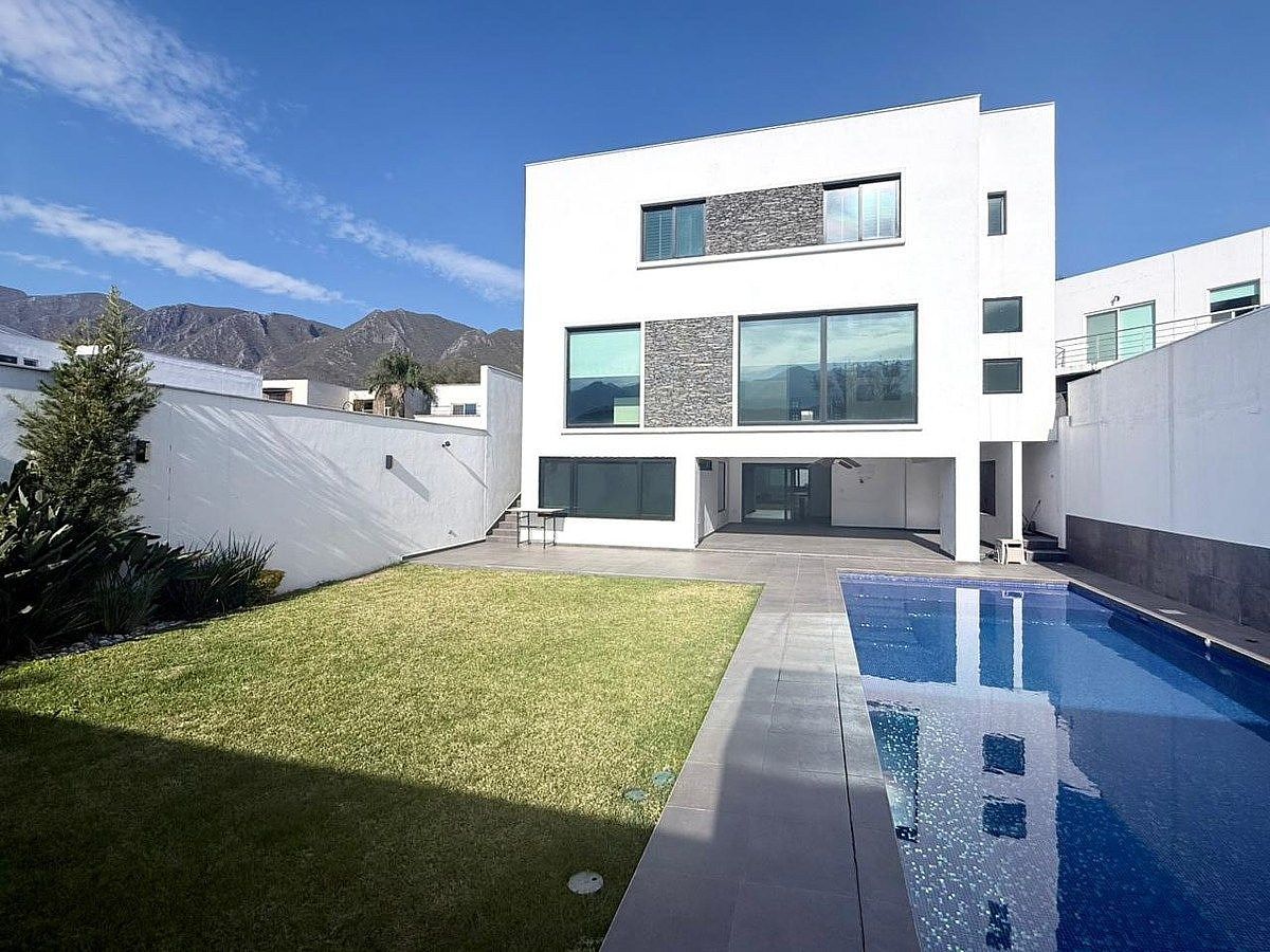 CASA EN VENTA – EL VERGEL, foto 1 de 24