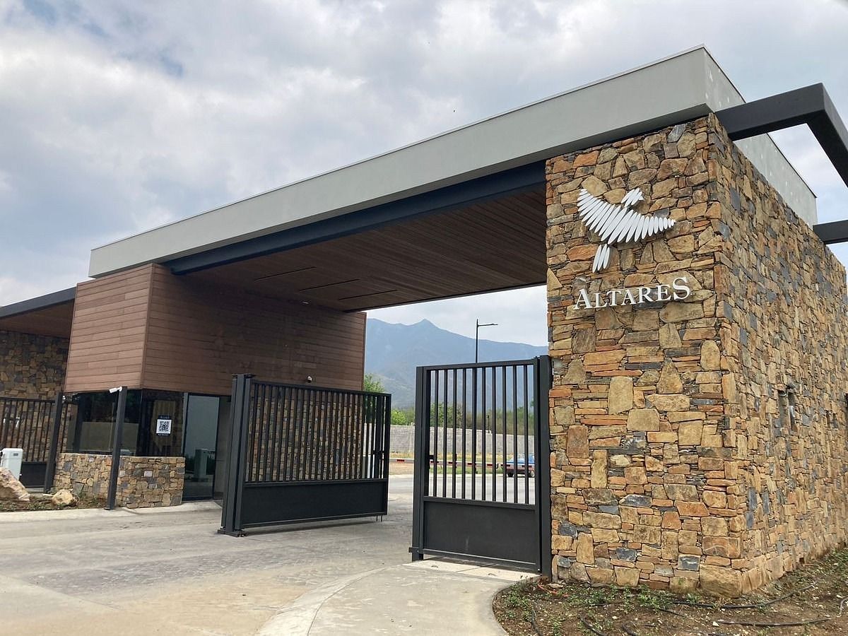 LAND FOR SALE - ALTARES RESIDENTIAL, photo 1 of 6