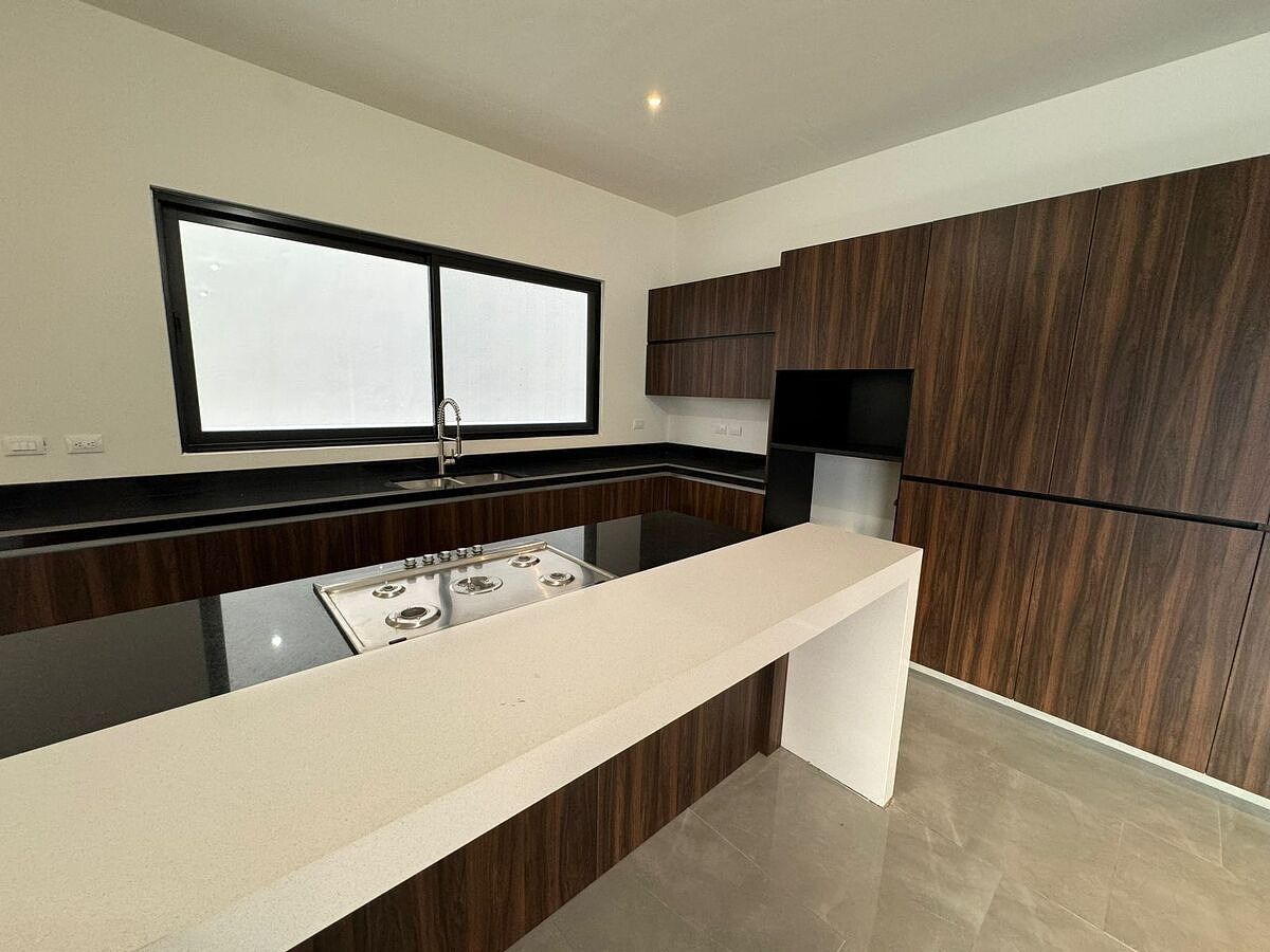 House in Bosques de las Misiones Sector Encino, Santiago, photo 2 of 18
