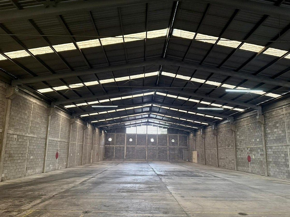 WAREHOUSE FOR RENT – LOADING CENTER, photo 1 of 13
