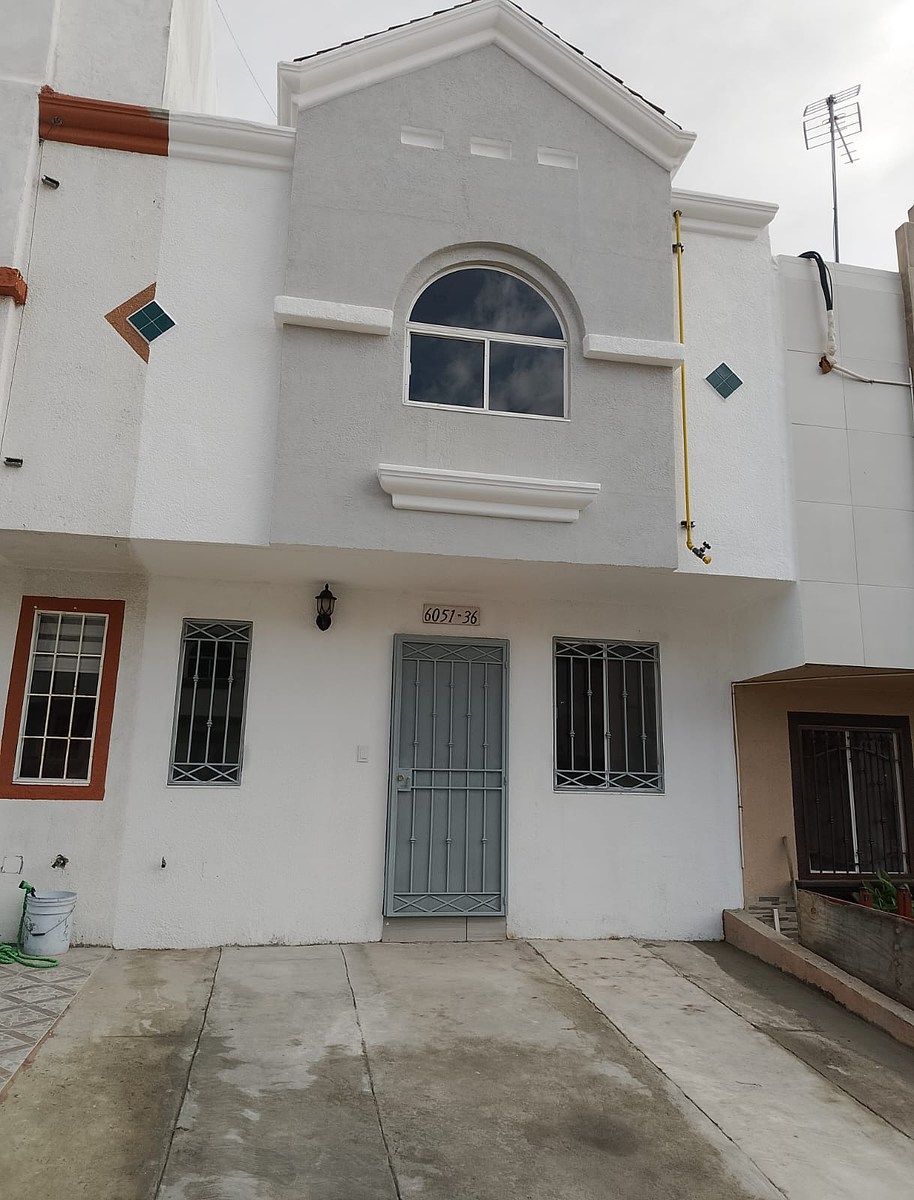 En venta: casa en Jardines De Agua Caliente.  Privada Ruiseñor, foto 1 de 22