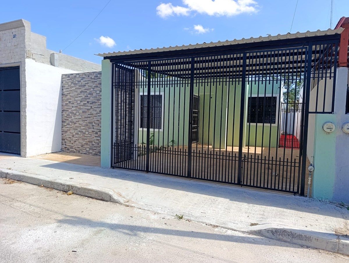 Casa remodelada en Juan Pablo II, photo 1 of 12
