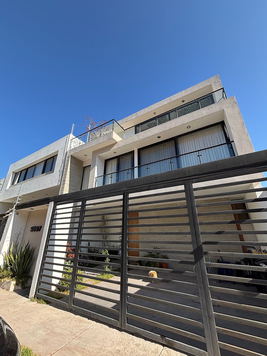 Casa Espectacular em Paisagens do Tesouro, foto 1 de 48