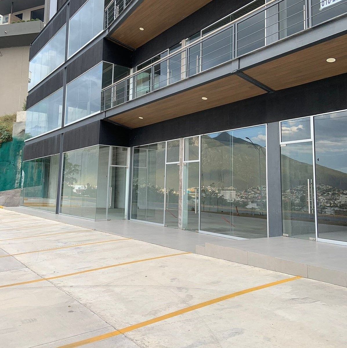 LOCAL FOR RENT ON GROUND FLOOR - ELYSIUM PLAZA, photo 1 of 8