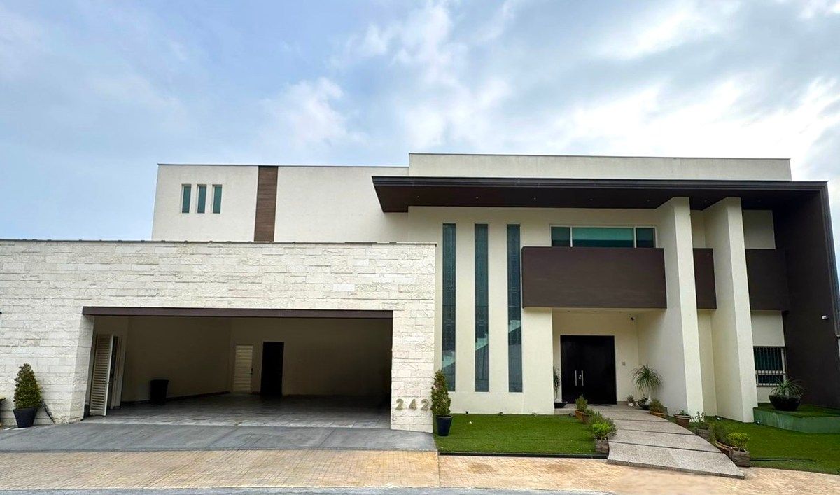 CASA À VENDA - SIERRA ALTA, foto 1 de 35