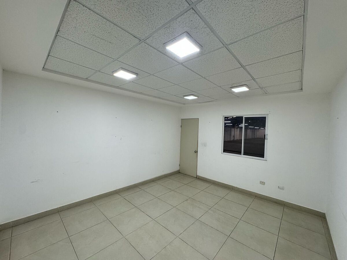 Bodega comercial en Villa de San Miguel, Guadalupe, foto 12 de 25