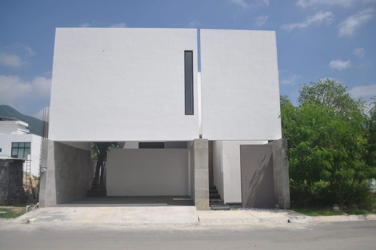 CASA À VENDA NA ZONA SANTIAGO NOVO LEÃO, foto 1 de 14