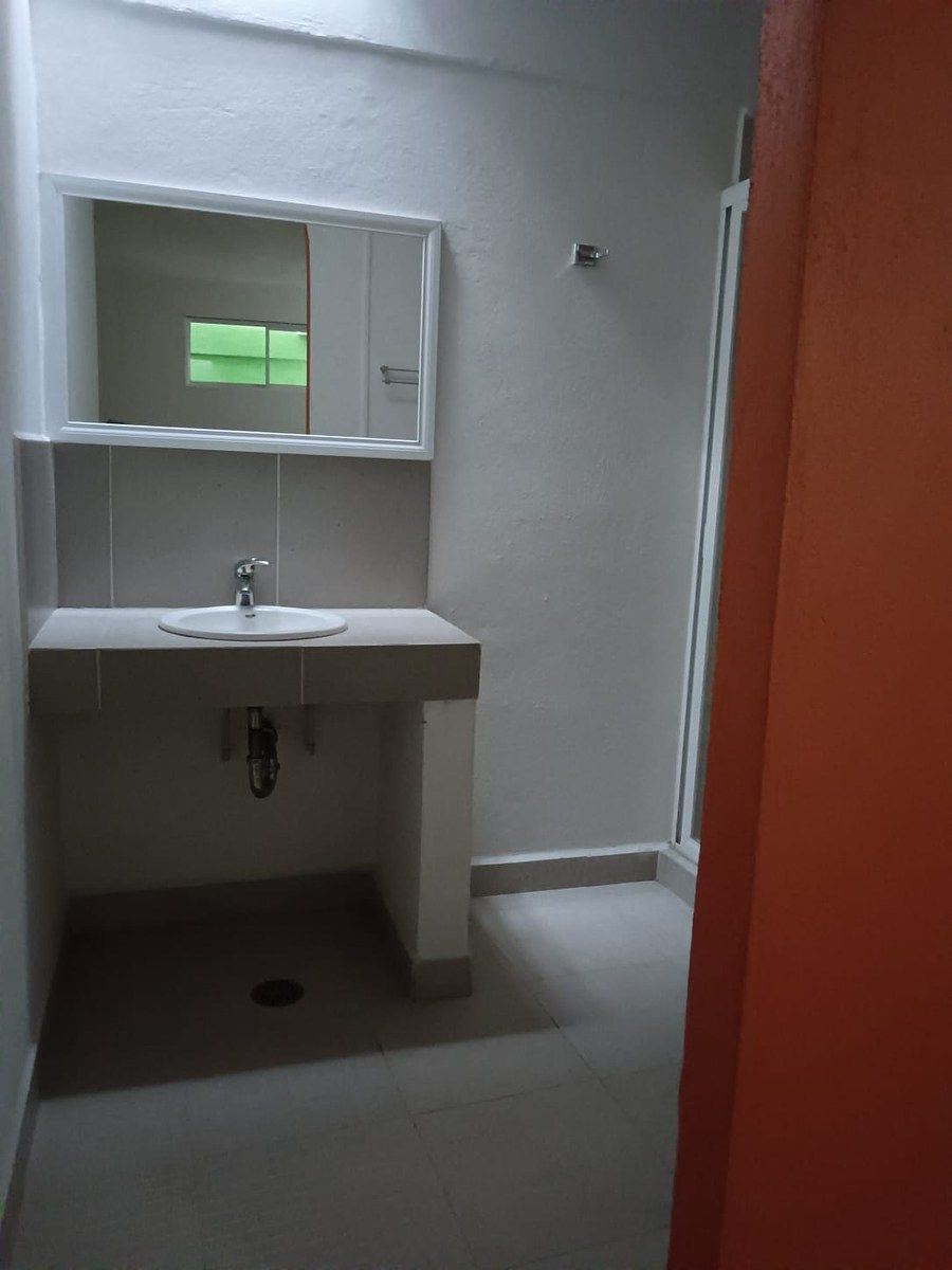 Building in Santiago, Coyotepec, photo 15 of 21