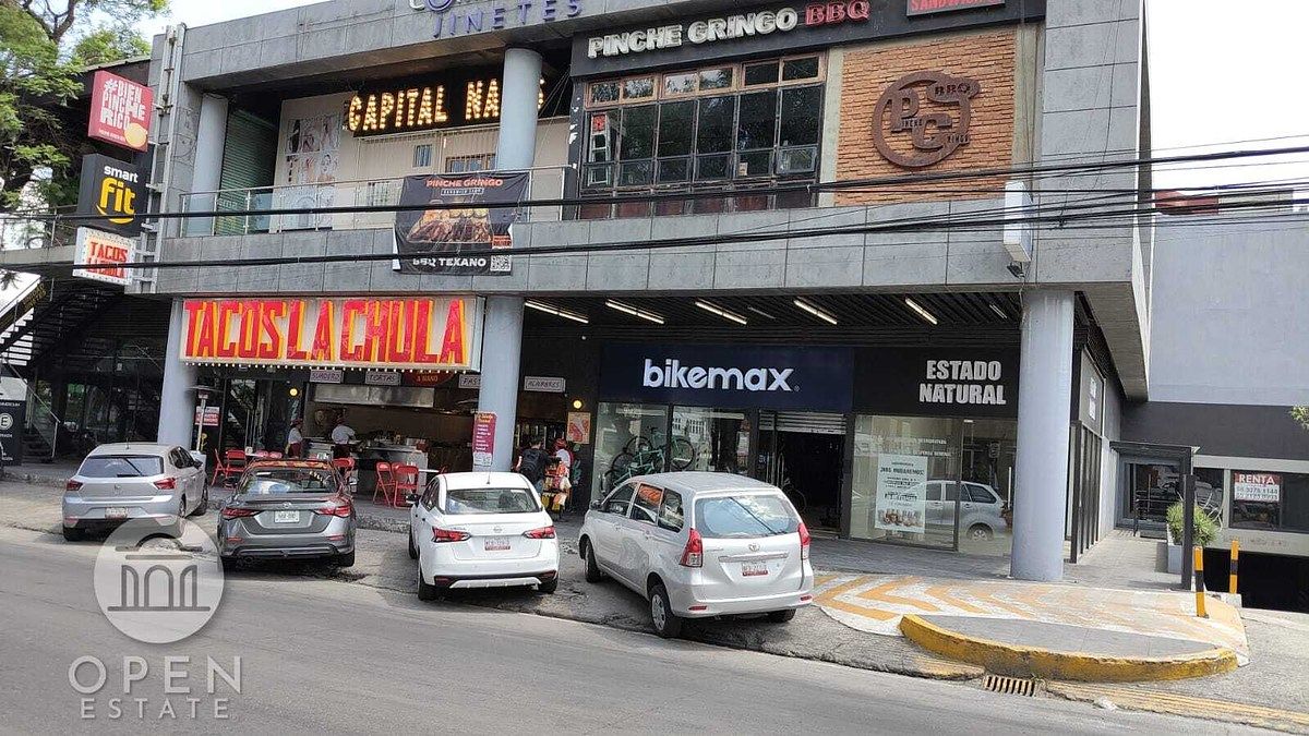 Renta Local Comercial  en Av. Jinetes, Arboledas, foto 1 de 18