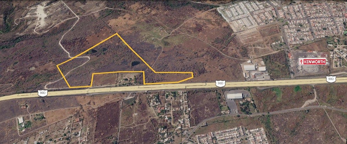 Terreno sobre carretera a Zapotlanejo-Morelia, foto 1 de 4