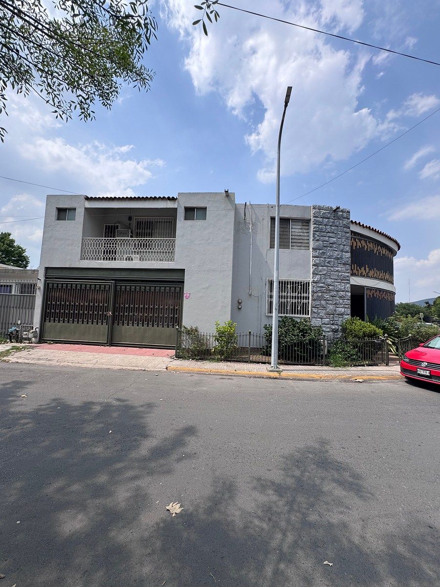 House in Contry, Monterrey, photo 2 of 19