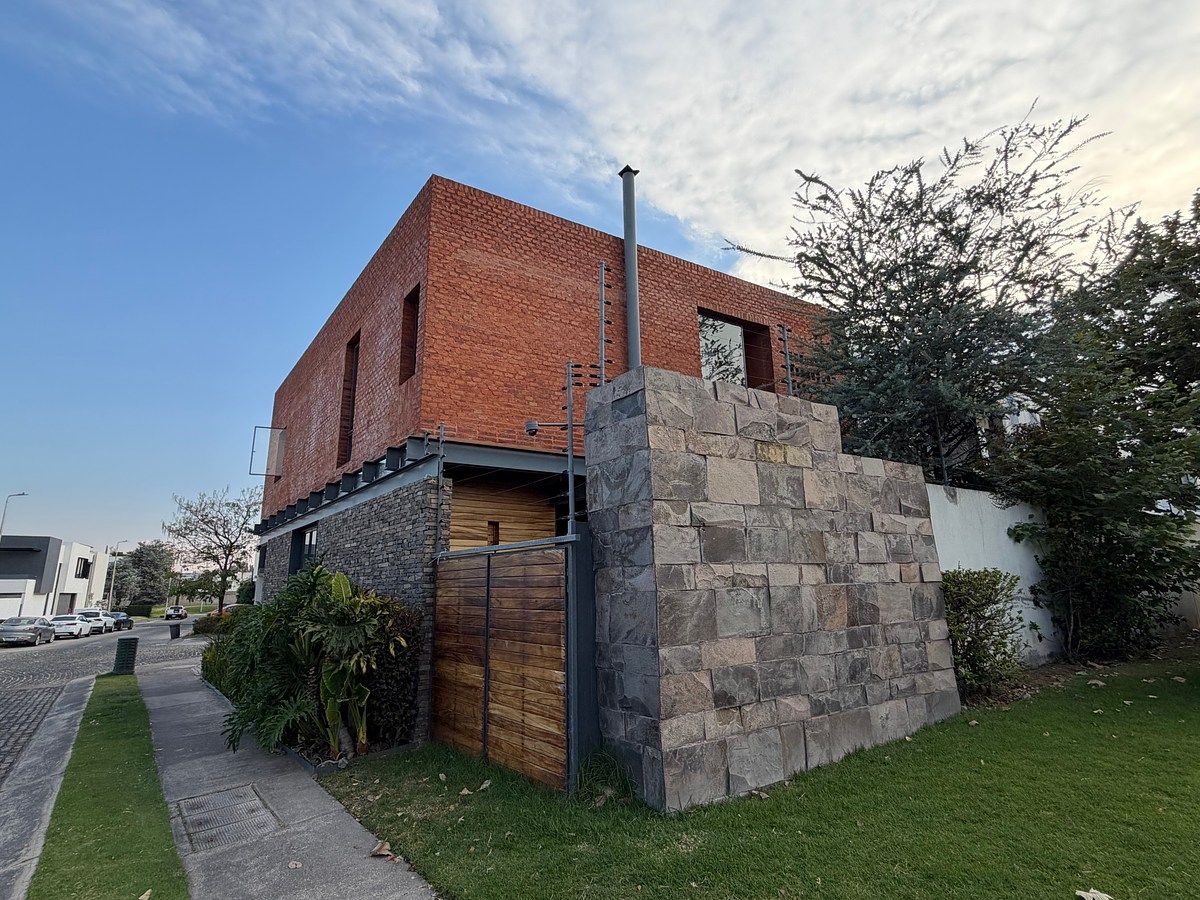 Casa Venta Punto Sur, foto 1 de 30