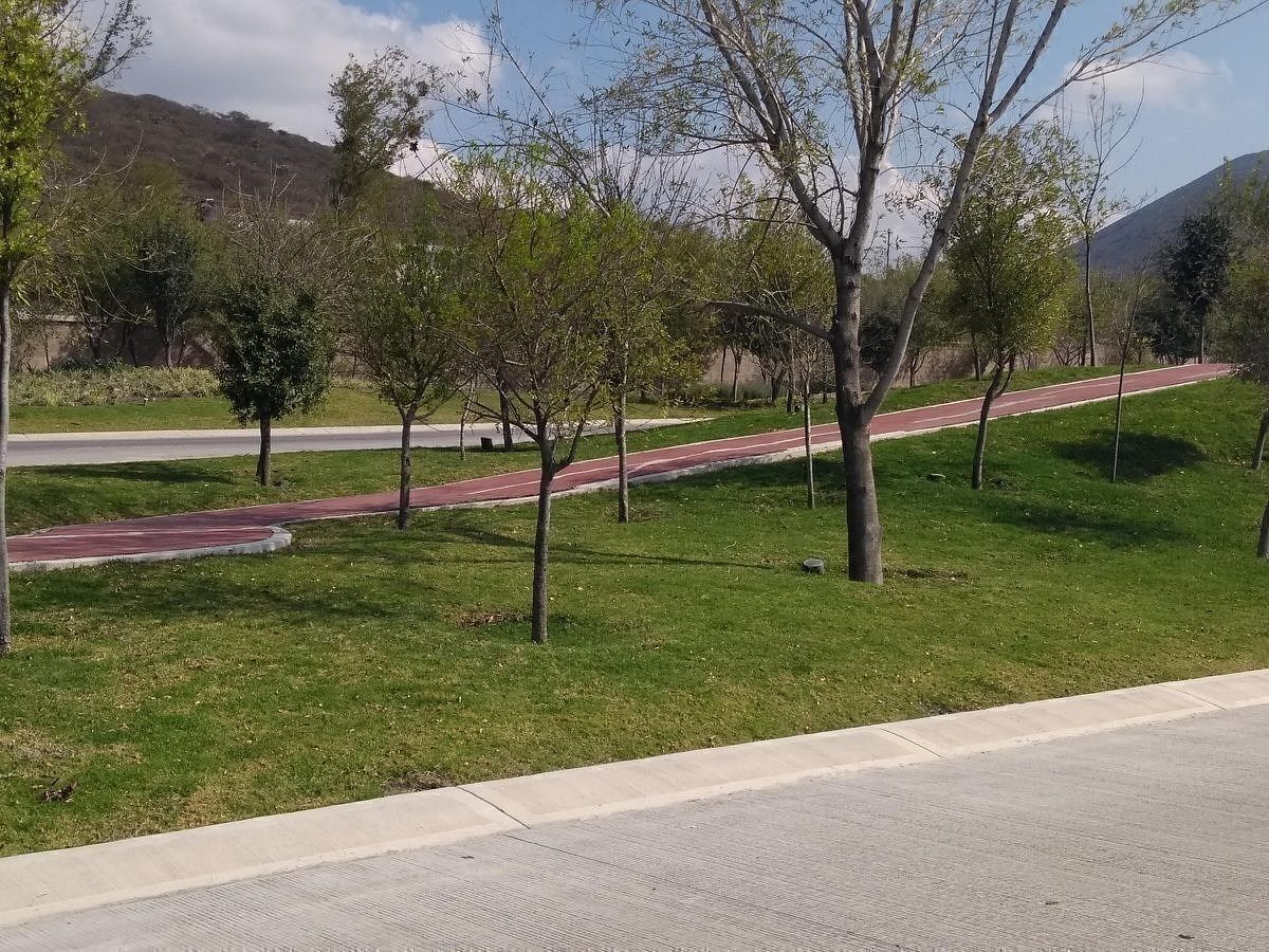EL ENCINO RESIDENCIAL TERRENAZO SOBRE AVENIDA 204 MTS. $5000 MT. $1, 020,000 - foto 3