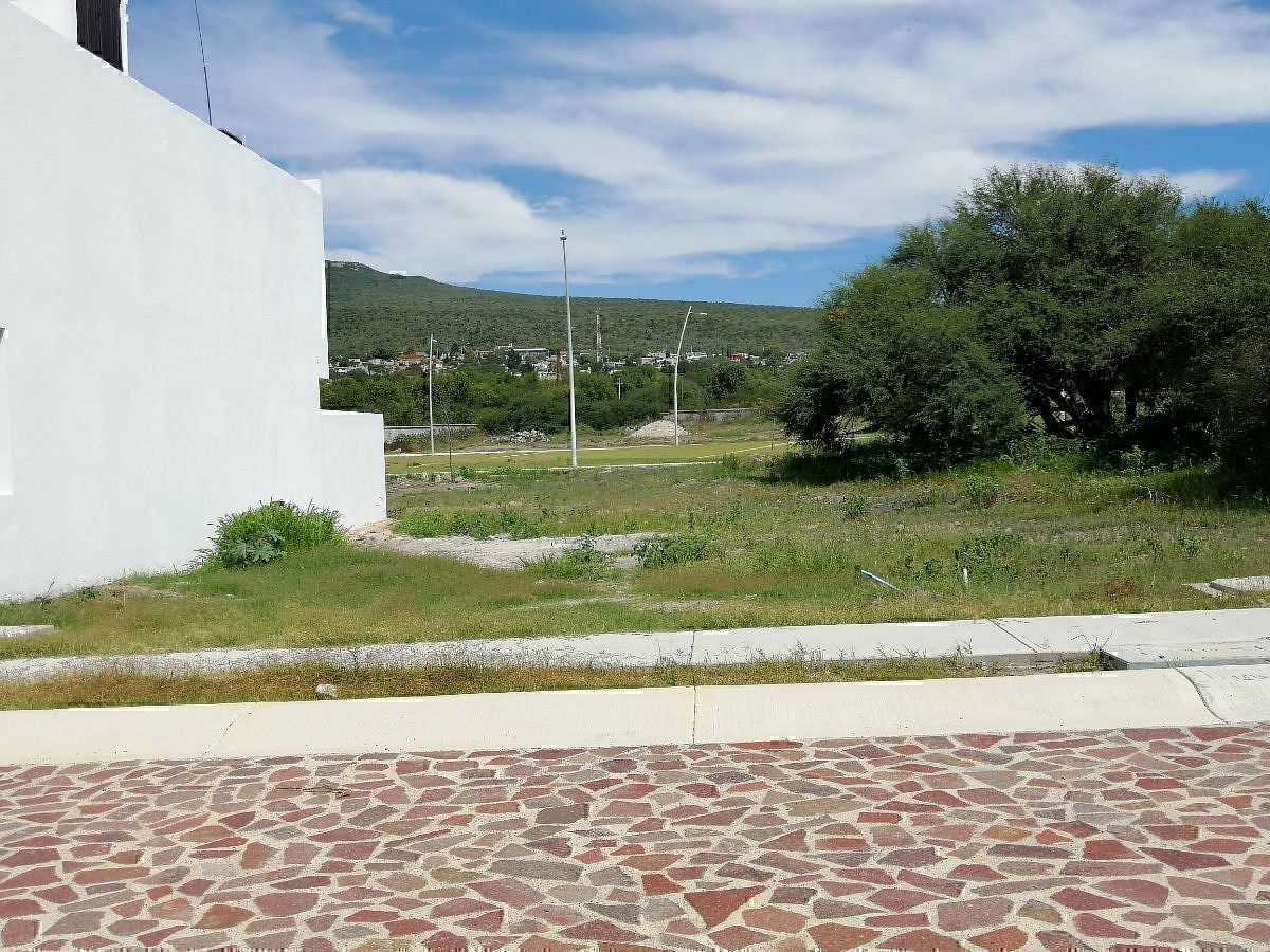 EL ENCINO GOLF RESIDENCIAL TERRENAZO 200 MTS. $4,000 MT. $800,000 - foto 2