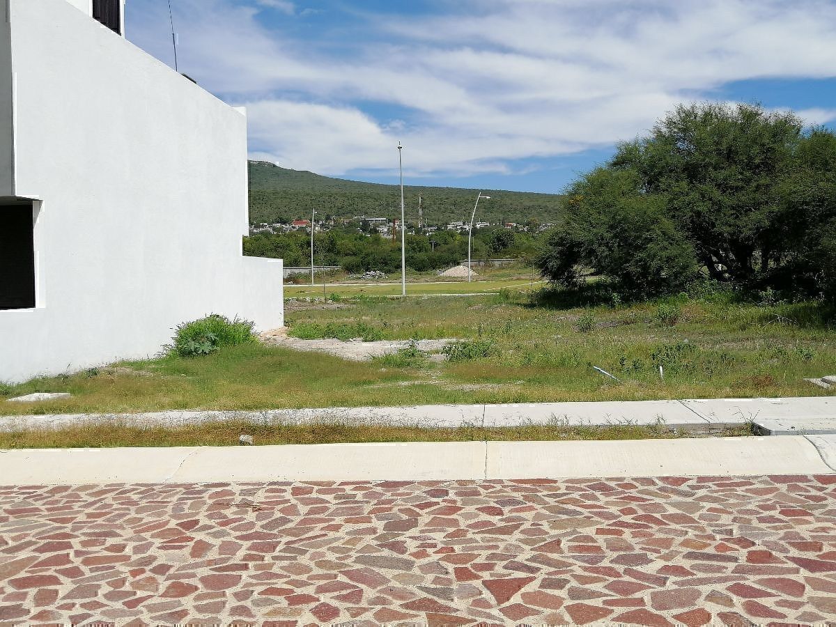 EL ENCINO GOLF RESIDENCIAL TERRENAZO 200 MTS. $4,000 MT. $800,000 - foto 3