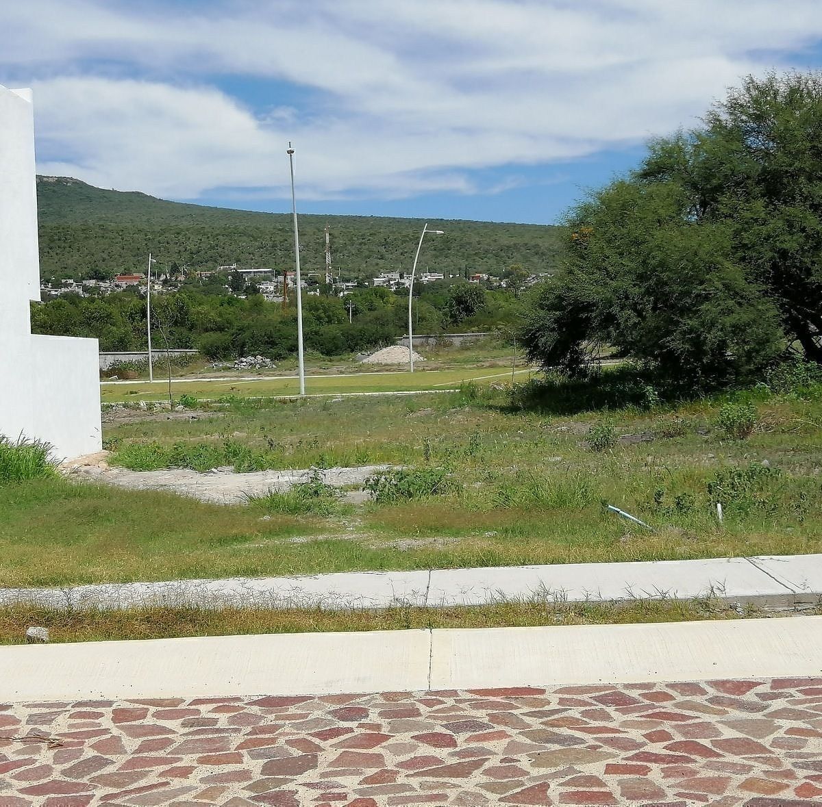 EL ENCINO GOLF RESIDENCIAL TERRENAZO 200 MTS. $4,000 MT. $800,000 - foto 4