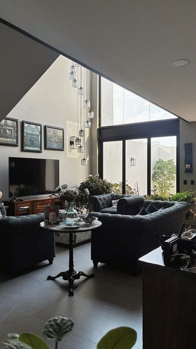 LA VISTA, SALA DOBLE ALTURA, 4 RECÁMARAS (1 EN PLANTA BAJA) ACABADOS DE LUJO! - foto 3