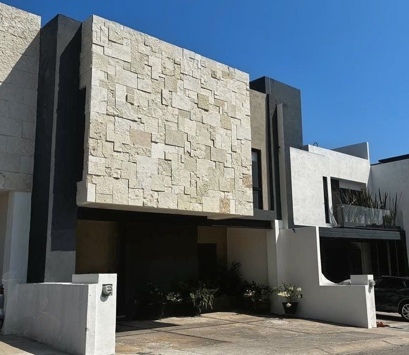 LA VISTA, SALA DOBLE ALTURA, 4 RECÁMARAS, (1 EN PLANTA BAJA) ACABADOS DE LUJO! - foto 1