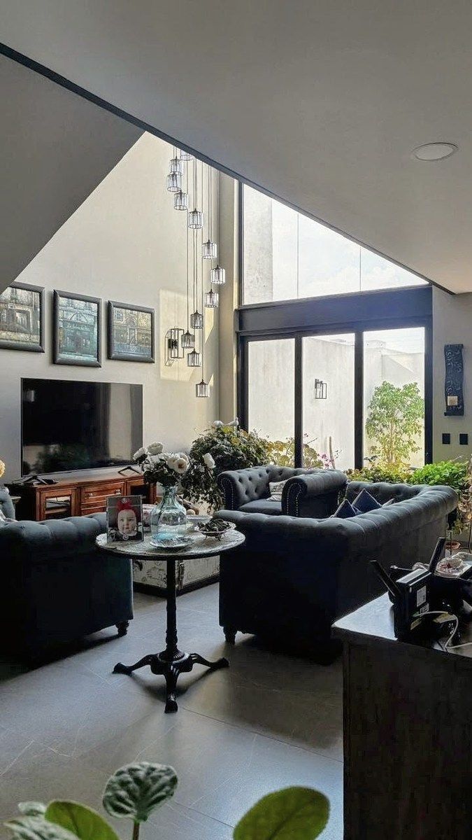 LA VISTA, SALA DOBLE ALTURA, 4 RECÁMARAS, (1 EN PLANTA BAJA) ACABADOS DE LUJO! - foto 2