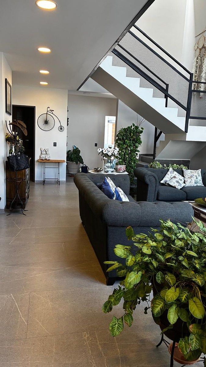 LA VISTA, SALA DOBLE ALTURA, 4 RECÁMARAS, (1 EN PLANTA BAJA) ACABADOS DE LUJO! - foto 4
