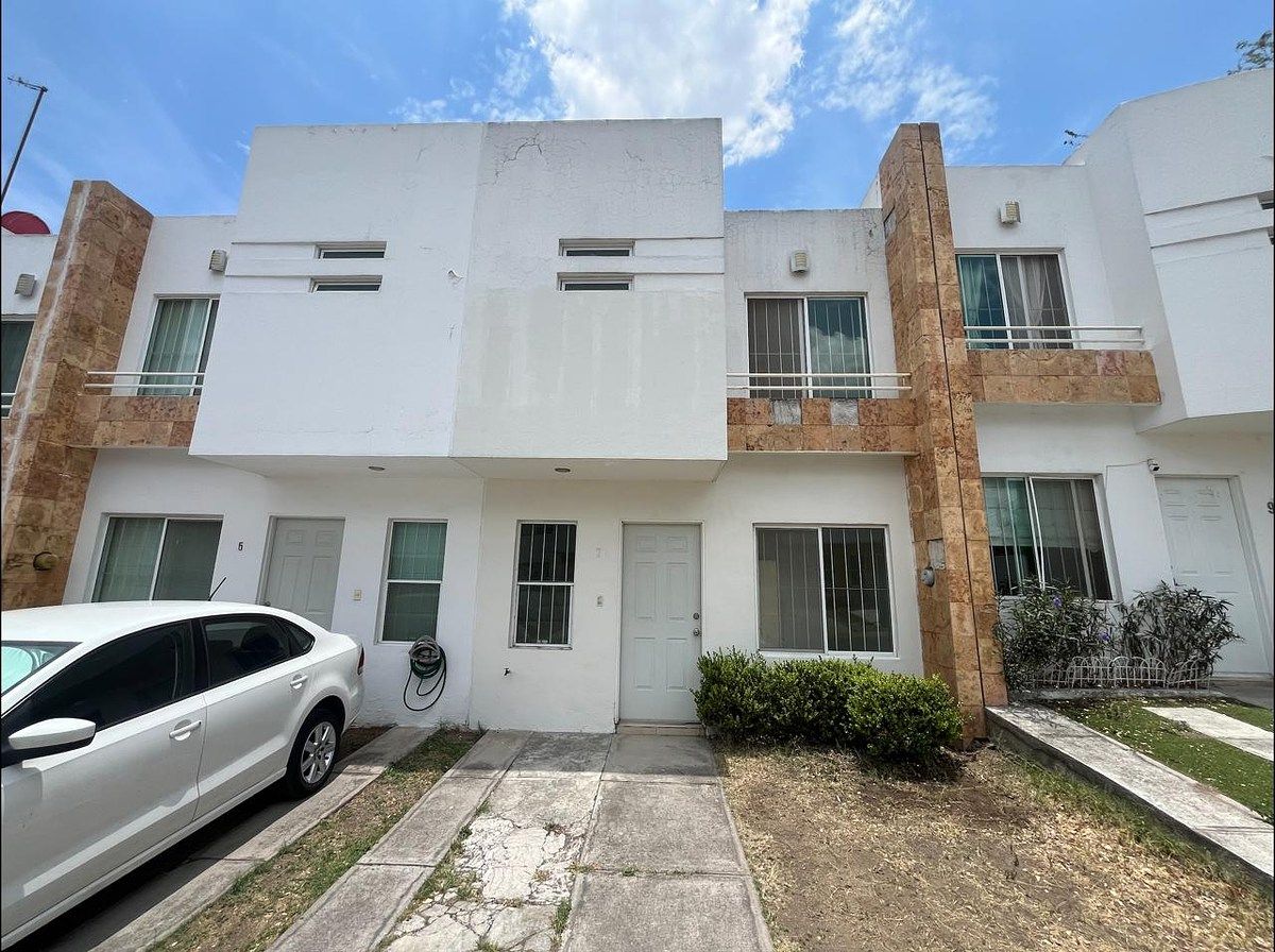 CASA EN VENTA DENTRO DE COTO EN ZAPOPAN, foto 1 de 19