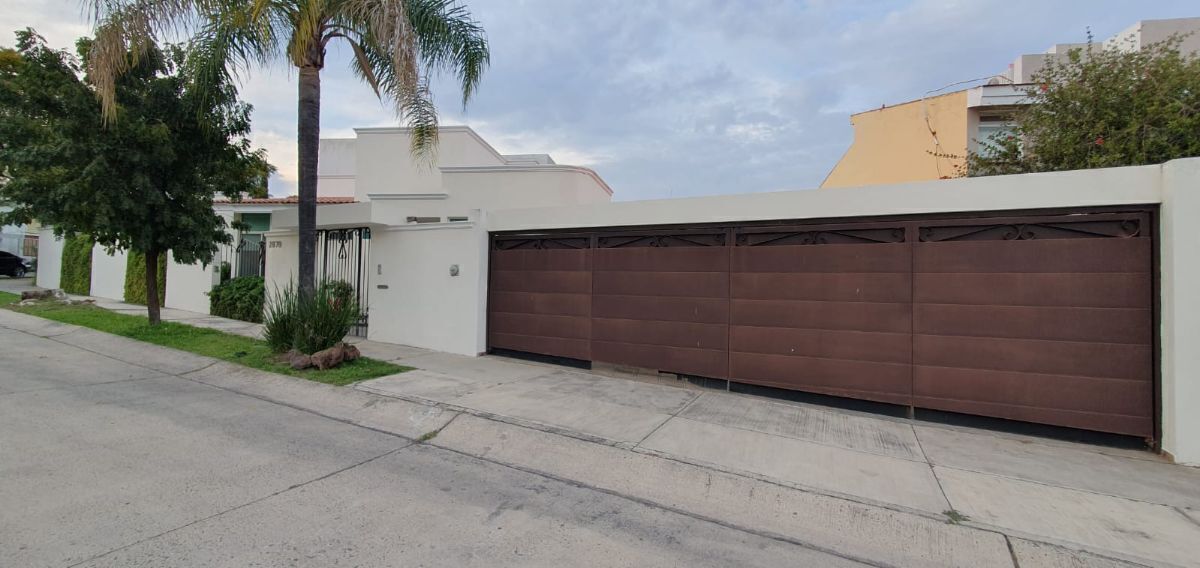 House for sale, single-story in Bugambilias 1st Section, of 600M2, photo 1 of 28