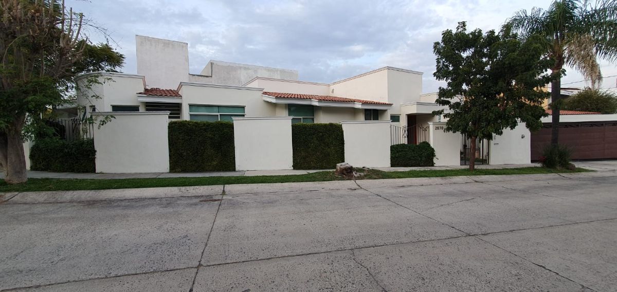 House in Ciudad Bugambilia, Zapopan, photo 2 of 28