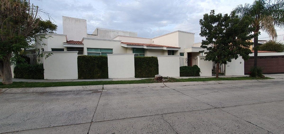 House for sale, single-story in Bugambilias 1st Section, of 600M2, photo 1 of 31