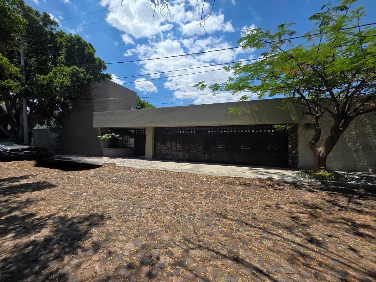 House for sale in Álamos second section of 1 level, photo 1 of 40