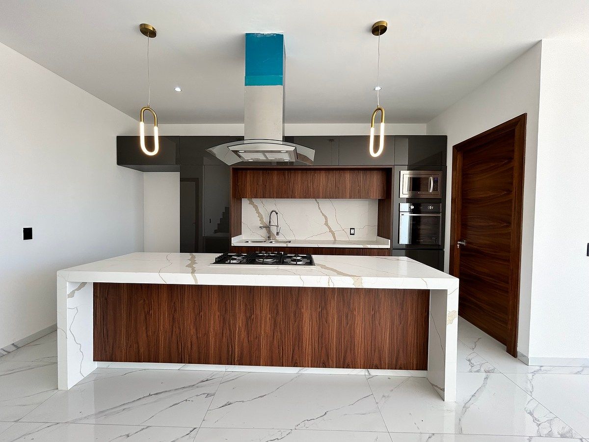 Casa de luxo na Capital Norte | 4 quartos | Terraço com vista panorâmica, foto 1 de 14