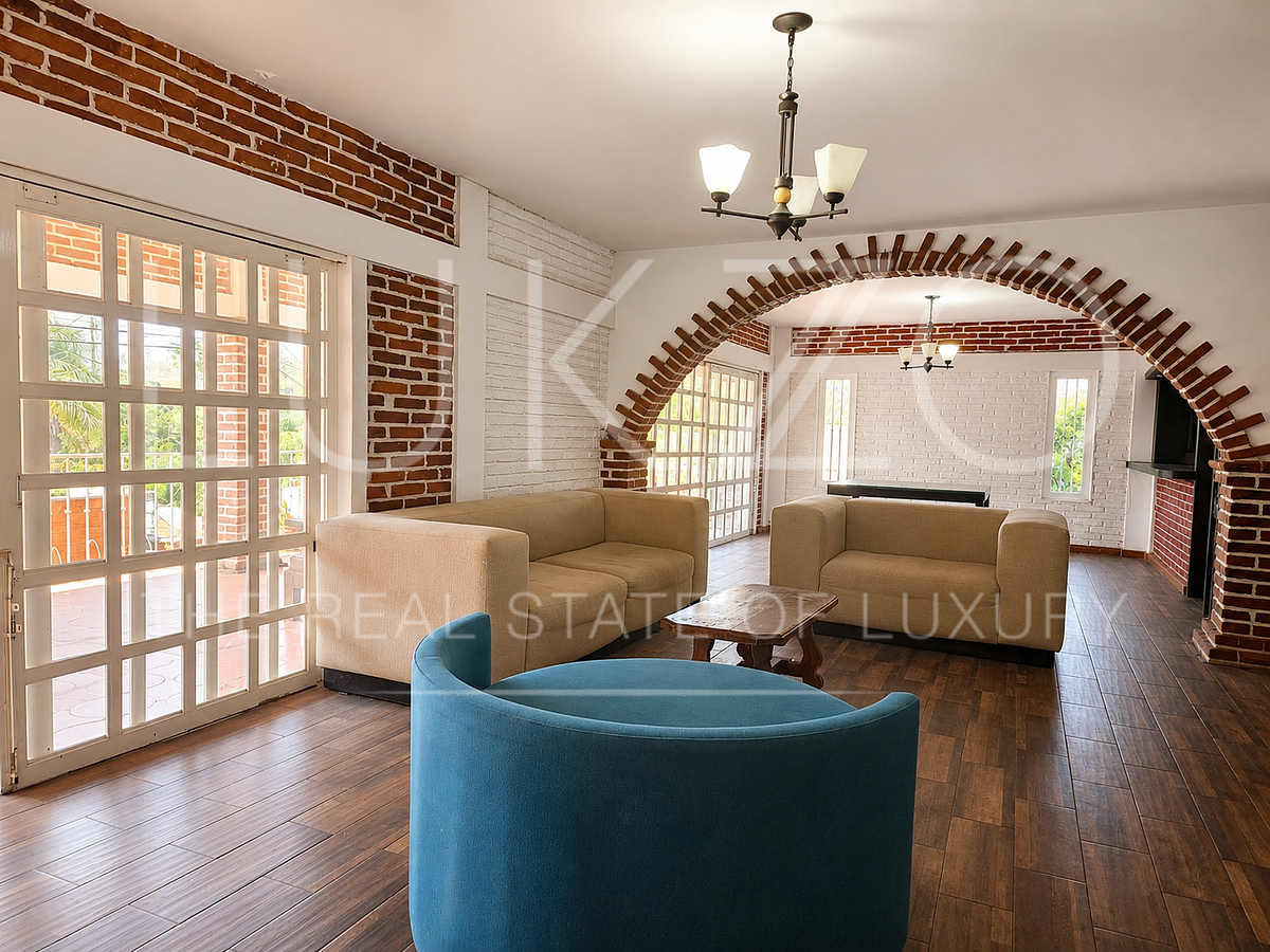 House in La Caminera, Cuernavaca, photo 2 of 20