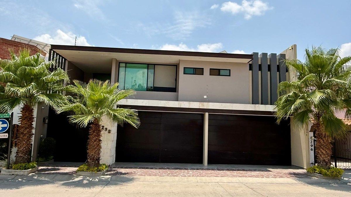 House for Sale in Bosques del Refugio, with pool, photo 1 of 13
