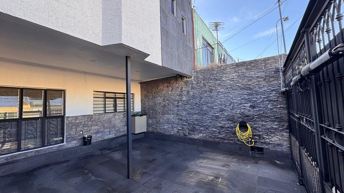 CASA À VENDA COLÔNIA BELISARIO DOMINGUEZ, GUADALAJARA, foto 1 de 29